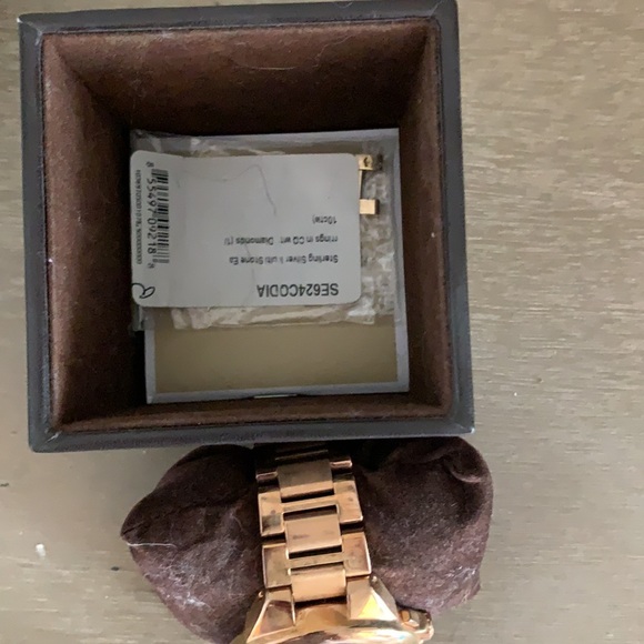 Michael Kors Watch - Picture 2 of 4